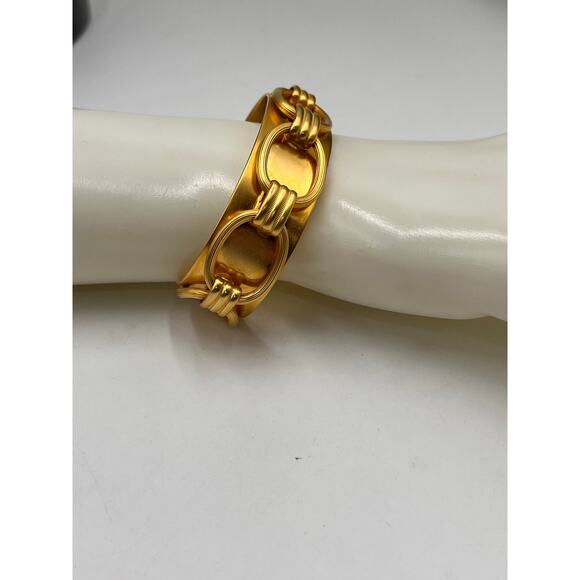 DanniJo‎ Sign Designer Shiny Gold Plated Link Cuff Bracelet Runway Sophisticated - Picture 3 of 8